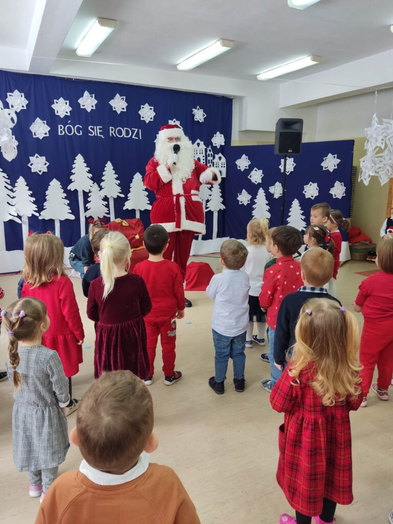 Rozmowa Świętego Mikołaja z przedszkolakami - 3 i 4 latki