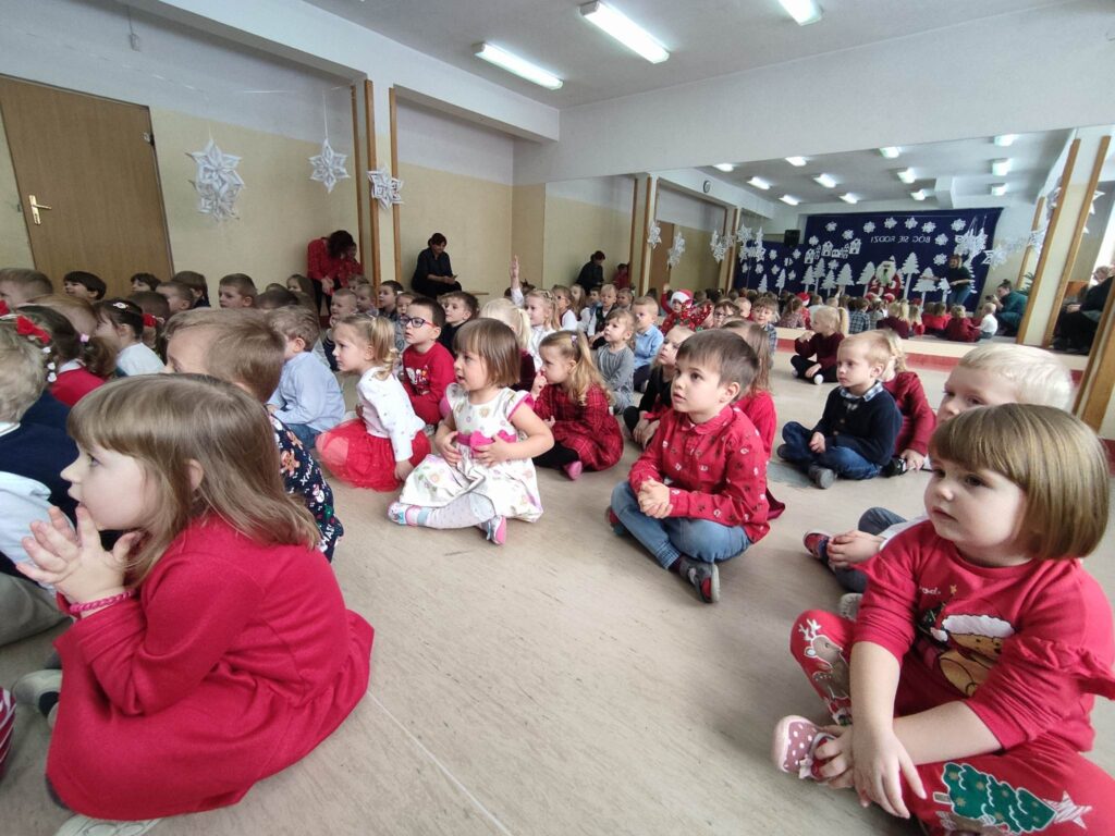 Rozmowa Świętego Mikołaja z przedszkolakami - 3 i 4 latki