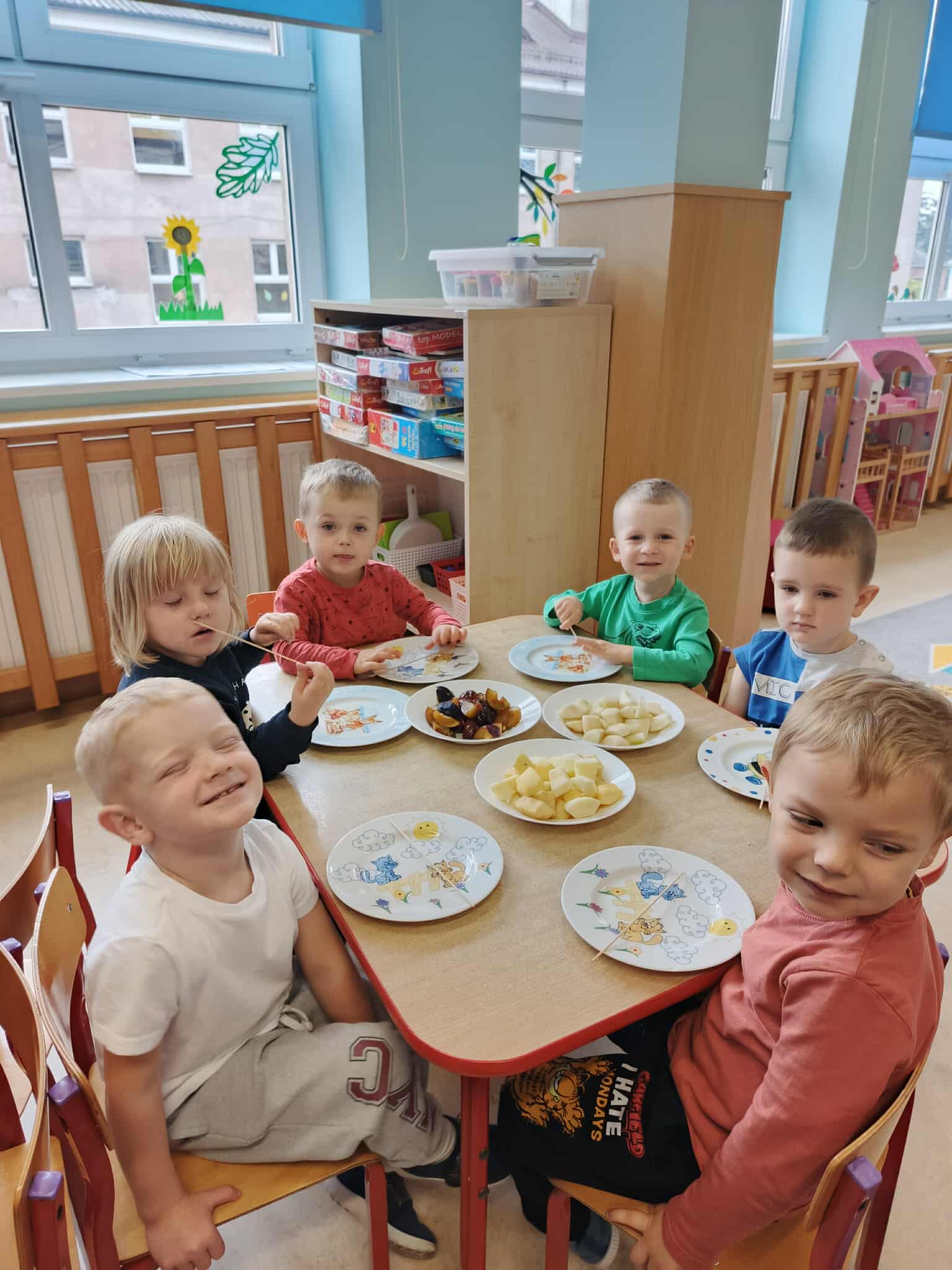 553656925 784776940820047 4332636906101904720 N