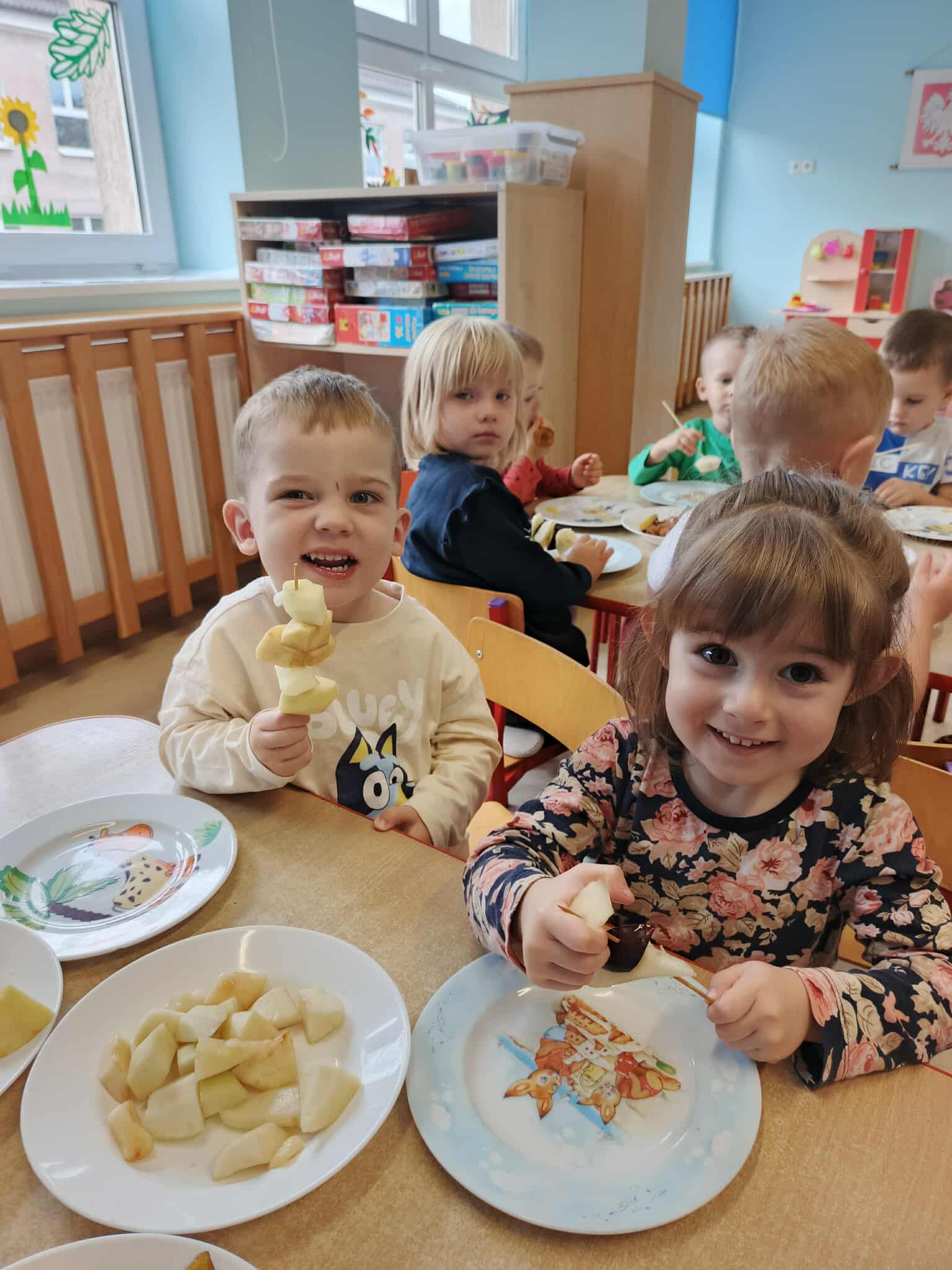 555443799 852615897191249 5750431943374629056 N