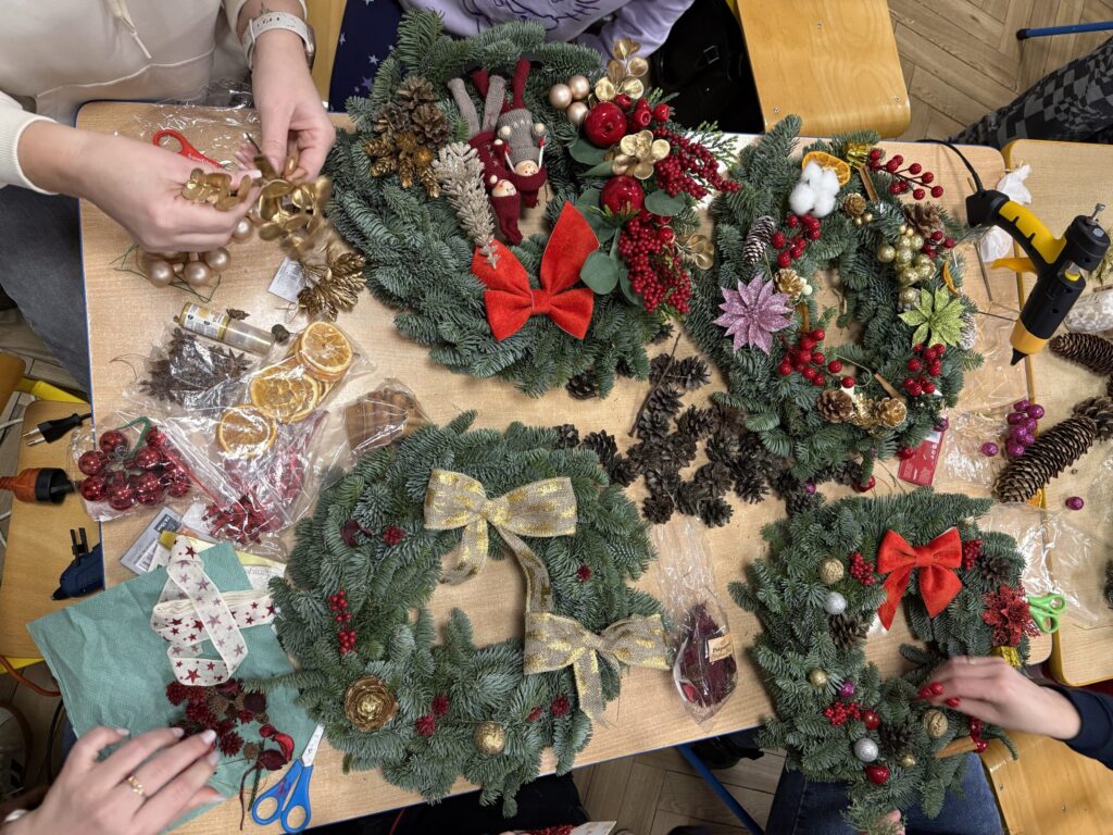 Zdjęcie: WARSZTATY BOŻONARODZENIOWE – GR. MOTYLKI