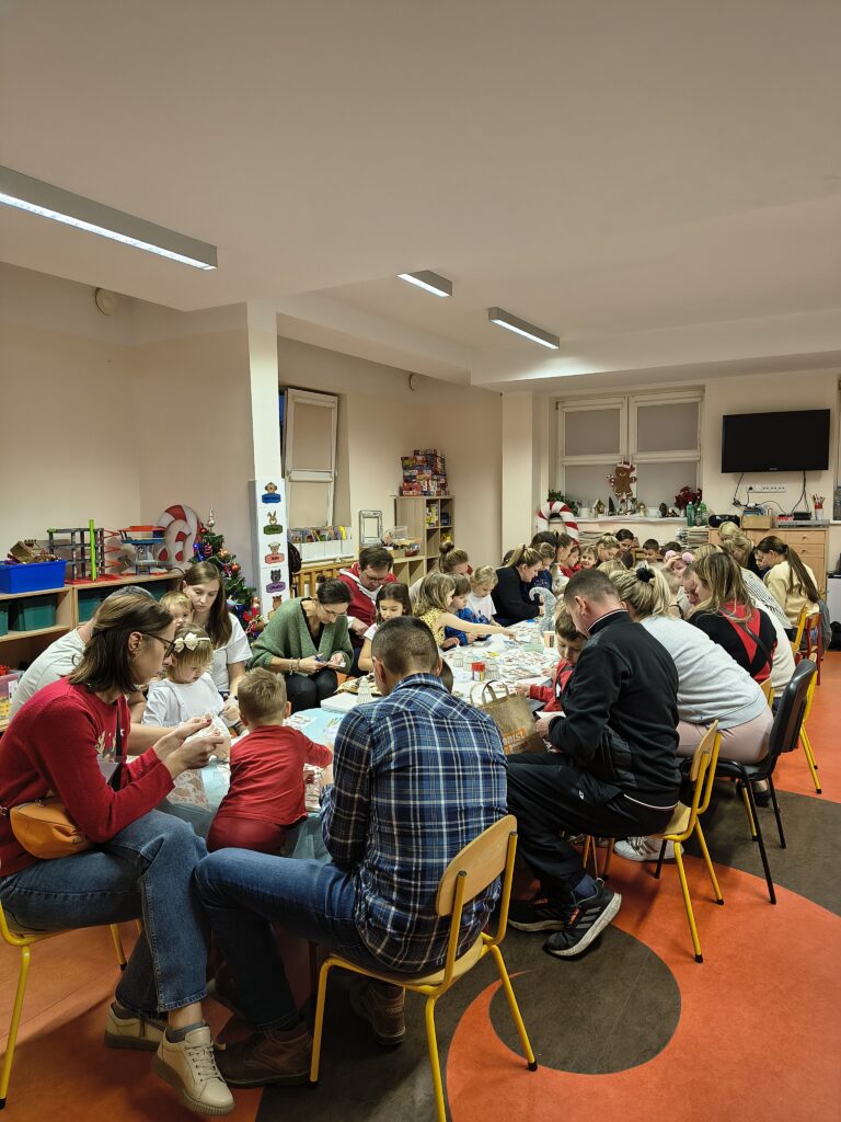 Zdjęcie: WARSZTATY BOŻONARODZENIOWE – GR. „SÓWKI”