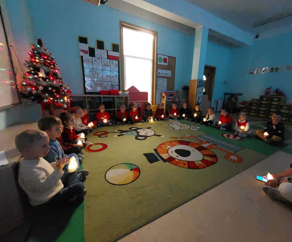 Zdjęcie: WARSZTATY BOŻONARODZENIOWE – GR. BIEDRONKI