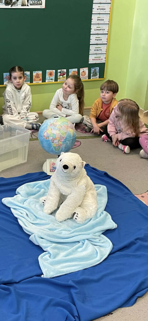 Zdjęcie: DZIEŃ NIEDŹWIEDZIA POLARNEGO W GRUPIE ,,PSZCZÓŁKI”