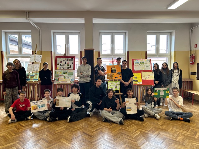 Zdjęcie: Wystawa prac uczniów klas 7 i 8