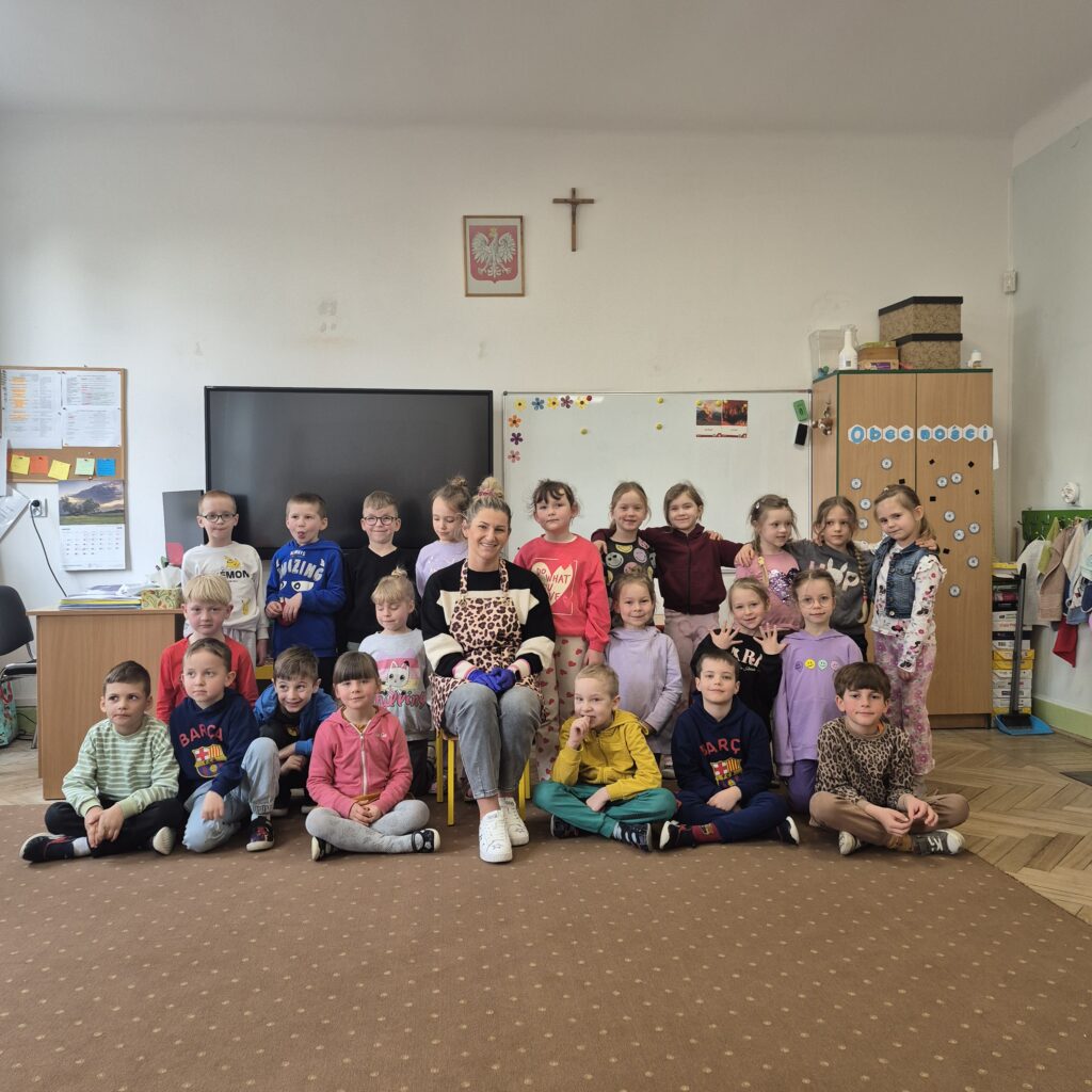 Zdjęcie: SPOTKANIE Z KOSMETYCZKĄ – GR. MOTYLKI